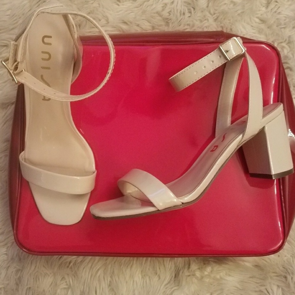 Unisa beige strappy low shoes/ Sandals